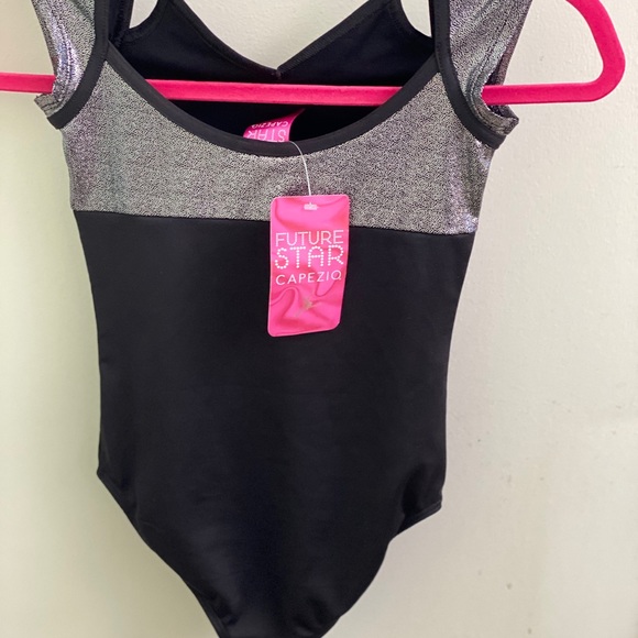 Leotard - Picture 2 of 3